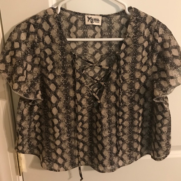 Show me your MuMu snakeskin crop blouse - Picture 2 of 5